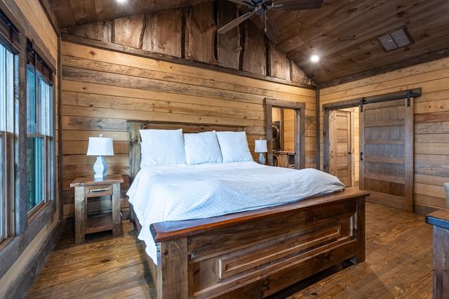 670 Brittney Drive, Blue Ridge, GA 30513