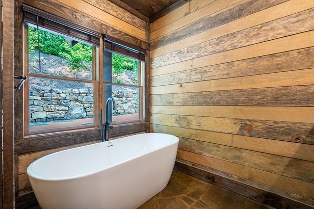 670 Brittney Drive, Blue Ridge, GA 30513