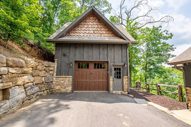 670 Brittney Drive, Blue Ridge, GA 30513