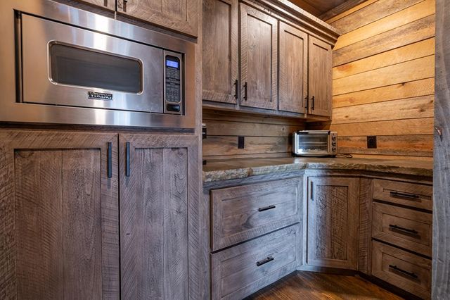 670 Brittney Drive, Blue Ridge, GA 30513