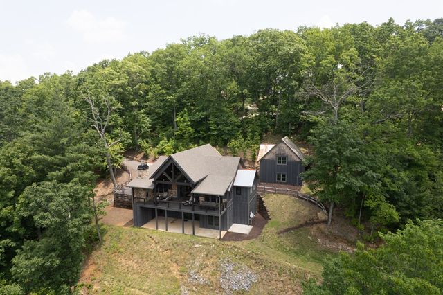 670 Brittney Drive, Blue Ridge, GA 30513