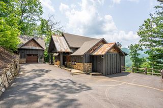 670 Brittney Drive, Blue Ridge, GA 30513