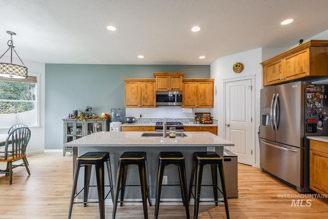 1030 N Powder River Dr, Middleton, ID 83644