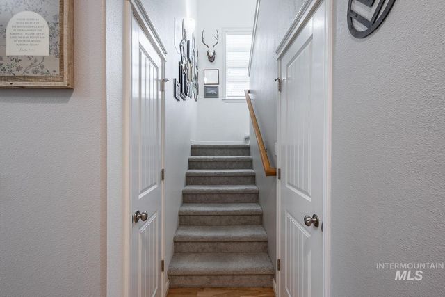 1030 N Powder River Dr, Middleton, ID 83644