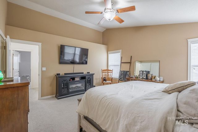 1030 N Powder River Dr, Middleton, ID 83644