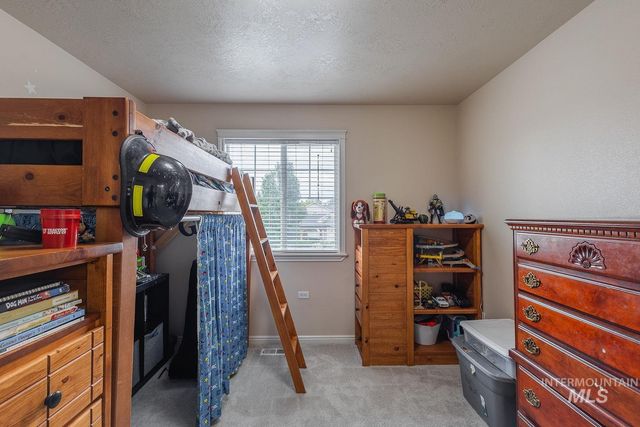 1030 N Powder River Dr, Middleton, ID 83644