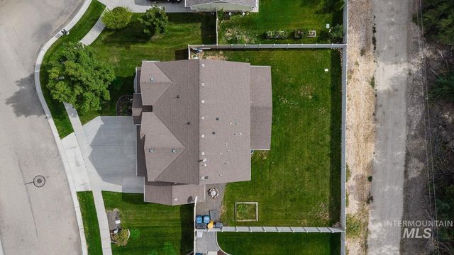 1030 N Powder River Dr, Middleton, ID 83644