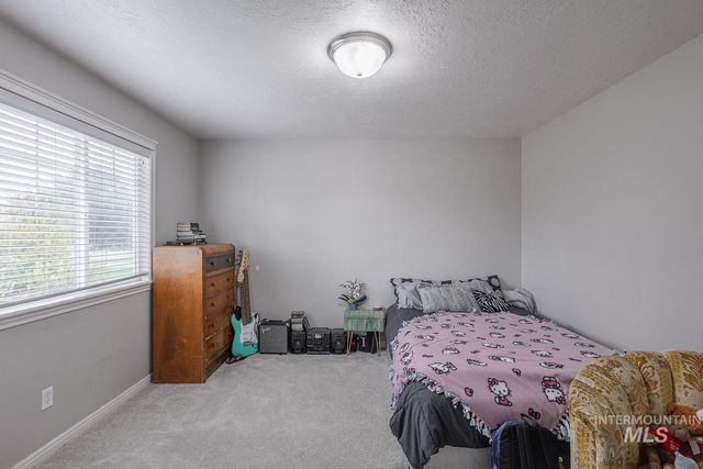 1030 N Powder River Dr, Middleton, ID 83644