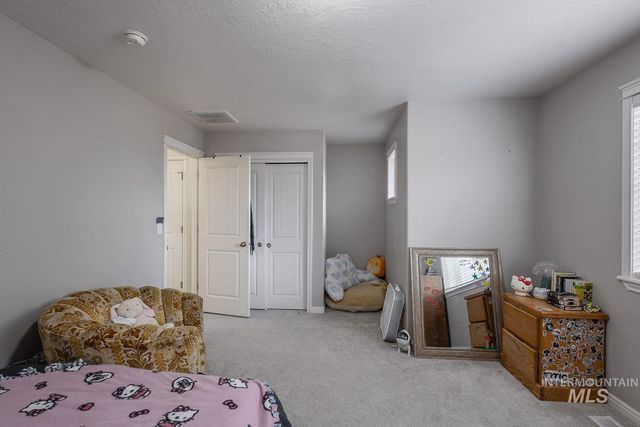 1030 N Powder River Dr, Middleton, ID 83644