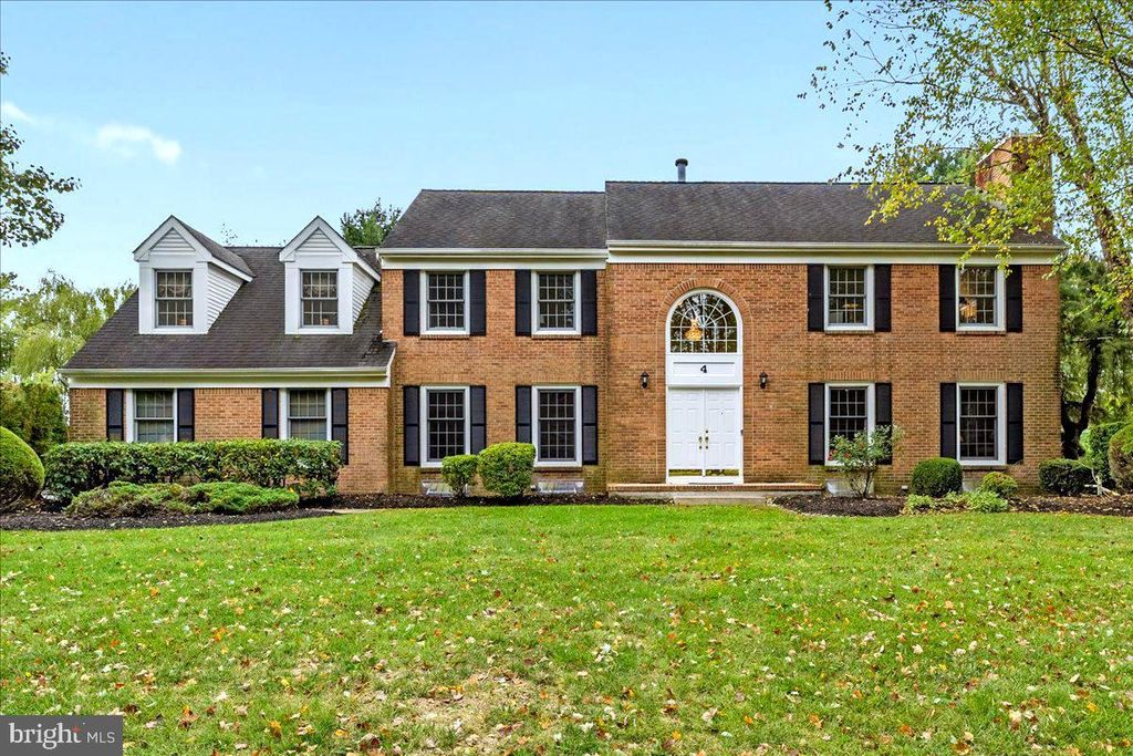 4 BANFF DR, Princeton Junction, NJ 08550