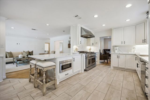 7910 Del Monte Drive, Houston, TX 77063