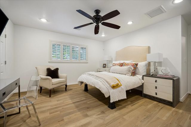 7910 Del Monte Drive, Houston, TX 77063