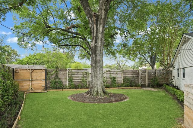 7910 Del Monte Drive, Houston, TX 77063