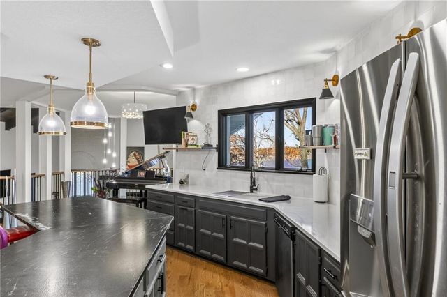 102 NW Hackberry Street, Lee's Summit, MO 64064