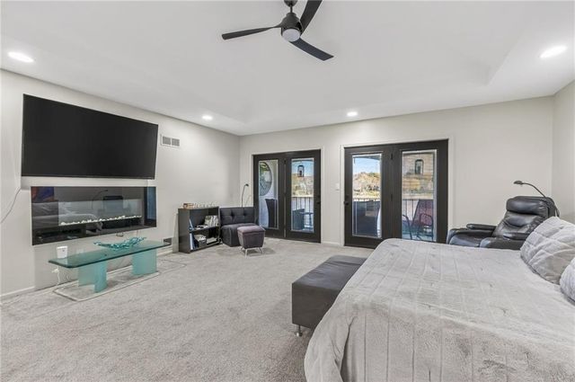 102 NW Hackberry Street, Lee's Summit, MO 64064