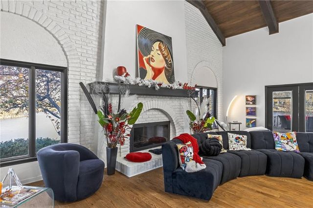 102 NW Hackberry Street, Lee's Summit, MO 64064