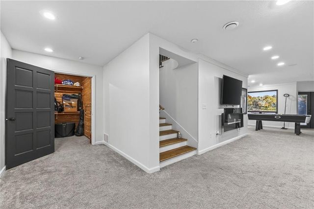 102 NW Hackberry Street, Lee's Summit, MO 64064