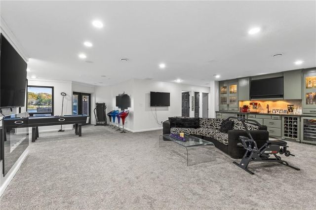 102 NW Hackberry Street, Lee's Summit, MO 64064