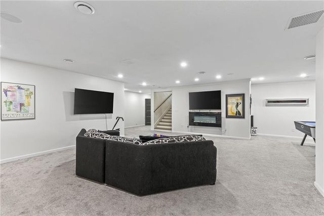 102 NW Hackberry Street, Lee's Summit, MO 64064
