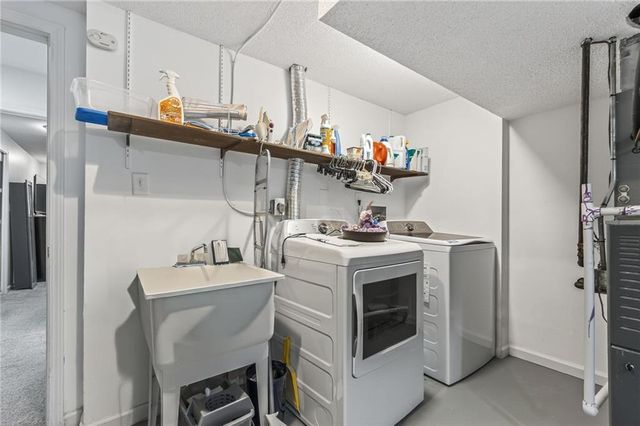 102 NW Hackberry Street, Lee's Summit, MO 64064