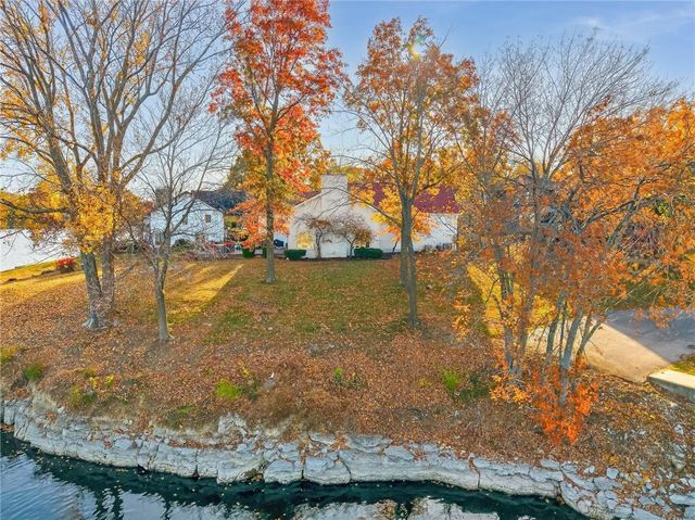 102 NW Hackberry Street, Lee's Summit, MO 64064