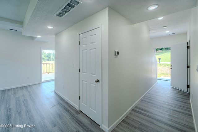 7200 Oakburn Dr, Louisville, KY 40258