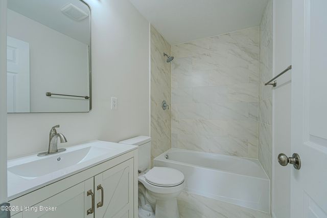 7200 Oakburn Dr, Louisville, KY 40258