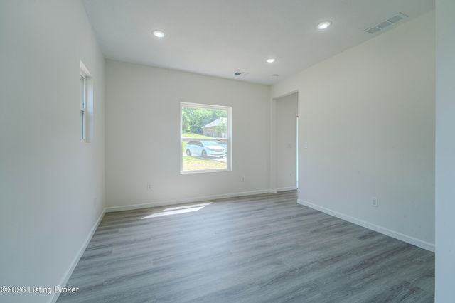 7200 Oakburn Dr, Louisville, KY 40258