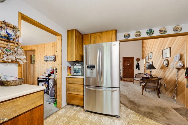690 Thornbrook Drive, Merlin, OR 97532