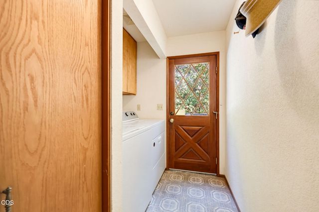 690 Thornbrook Drive, Merlin, OR 97532
