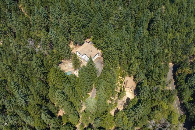 690 Thornbrook Drive, Merlin, OR 97532