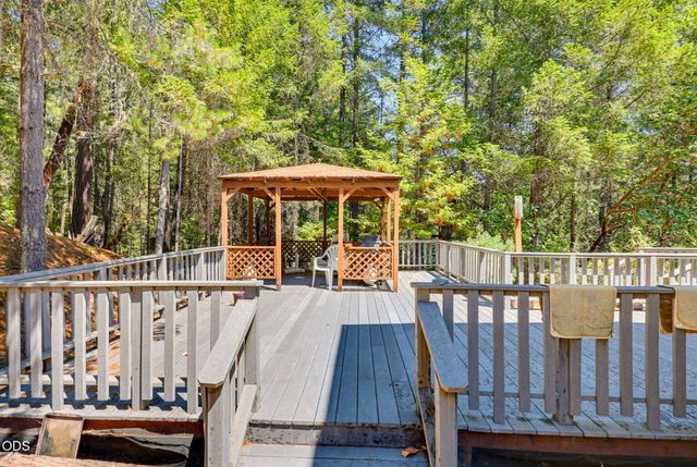 690 Thornbrook Drive, Merlin, OR 97532