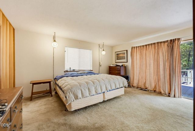 690 Thornbrook Drive, Merlin, OR 97532