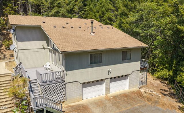 690 Thornbrook Drive, Merlin, OR 97532