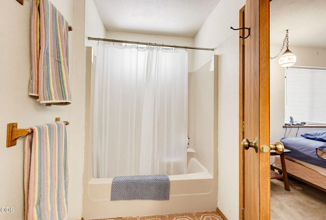 690 Thornbrook Drive, Merlin, OR 97532