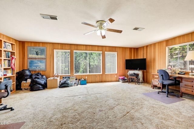 690 Thornbrook Drive, Merlin, OR 97532