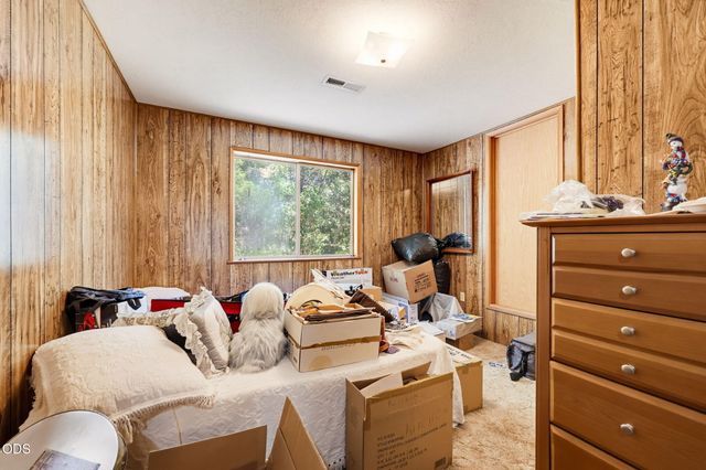 690 Thornbrook Drive, Merlin, OR 97532