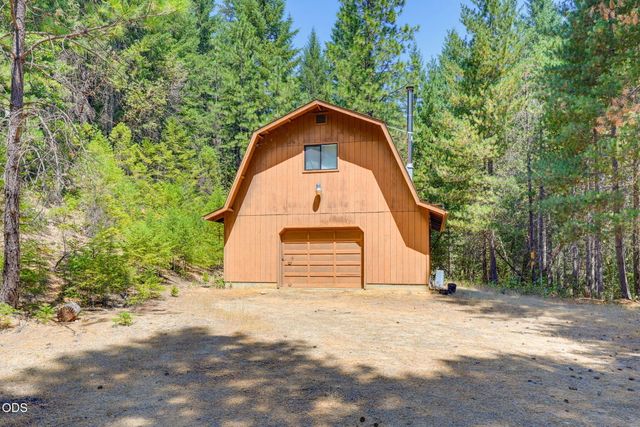 690 Thornbrook Drive, Merlin, OR 97532