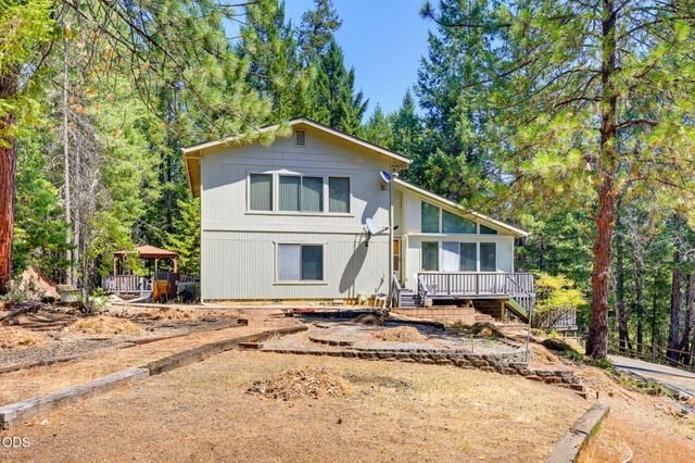690 Thornbrook Drive, Merlin, OR 97532
