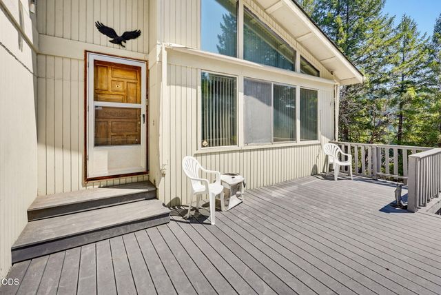 690 Thornbrook Drive, Merlin, OR 97532