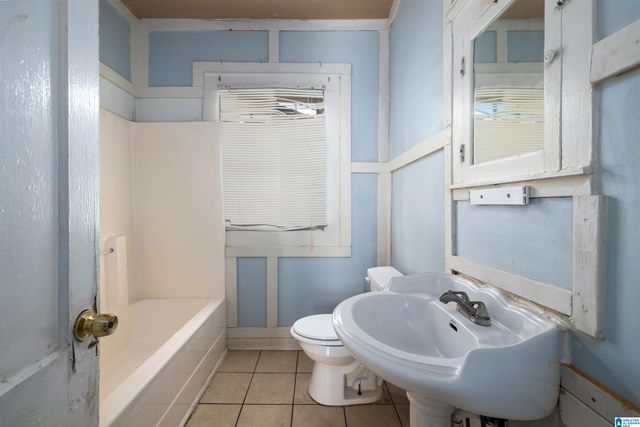 2518 AVENUE J, Birmingham, AL 35218