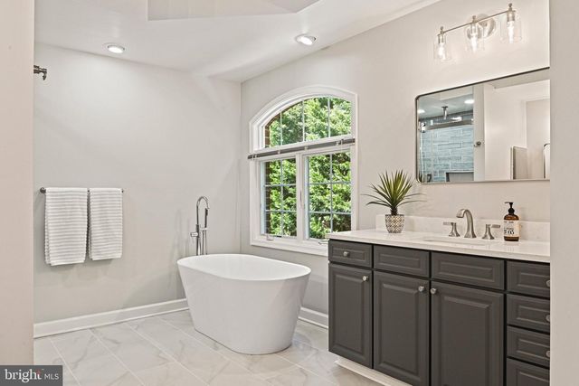 1831 BEULAH RD, Vienna, VA 22182