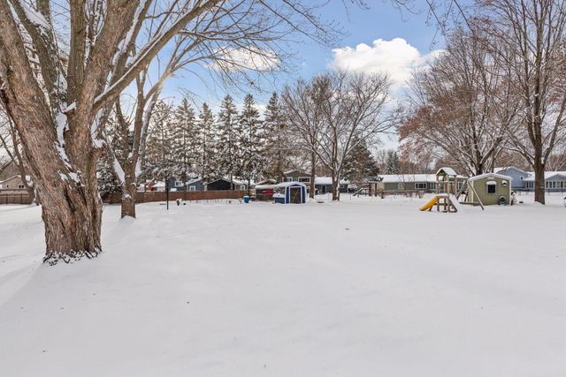 11795 100th Place N, Maple Grove, MN 55369