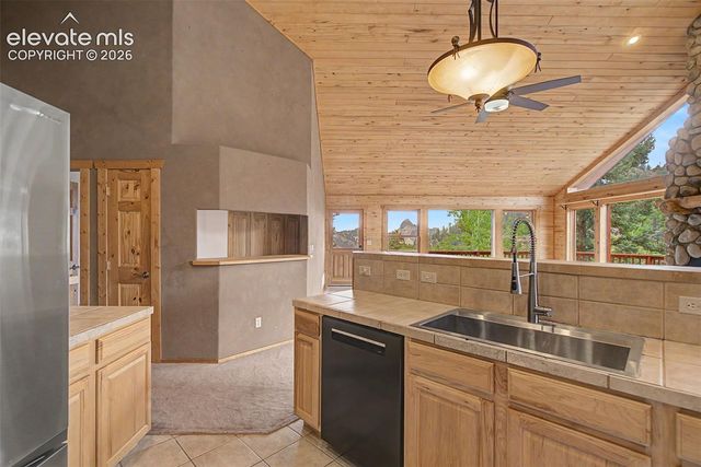 455 Lost Canyon Heights, Florissant, CO 80816