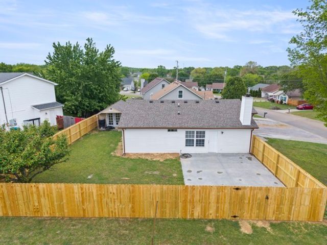 421 Cedar Park Cir, La Vergne, TN 37086