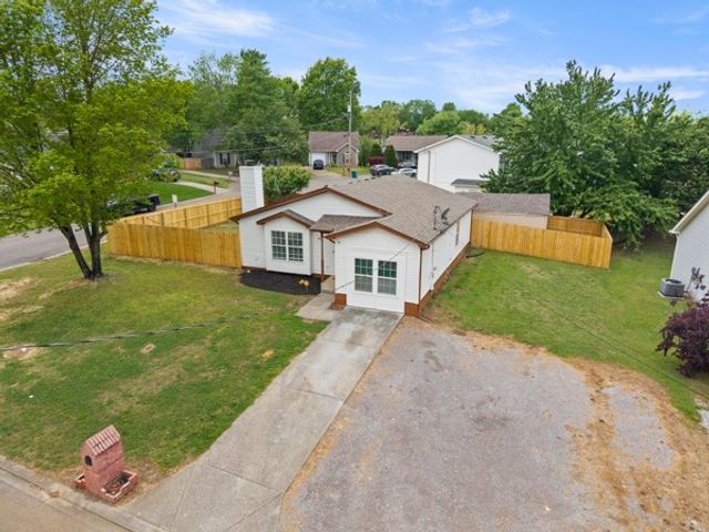 421 Cedar Park Cir, La Vergne, TN 37086