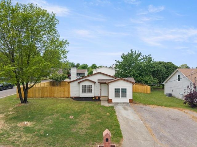 421 Cedar Park Cir, La Vergne, TN 37086