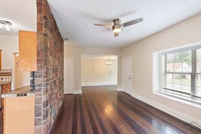 421 Cedar Park Cir, La Vergne, TN 37086