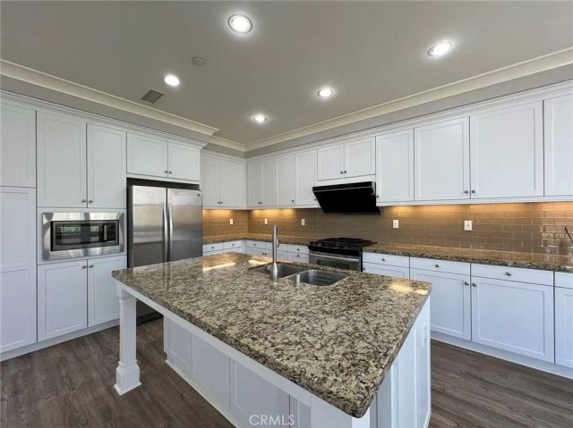 98 Devonshire, Irvine, CA 92620