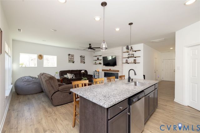 6524 Bolles Landing Ct, Chester, VA 23831